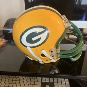 Riddell NFL Authentic Full Size Vintage Green Bay Packers Football Helmet VSR2-Y - Picture 1 of 10