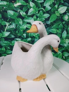 Vintage weiße Gänse Enten Porzellan Übertopf ineinander verschlungene Hälse #6 - Bild 1 von 4