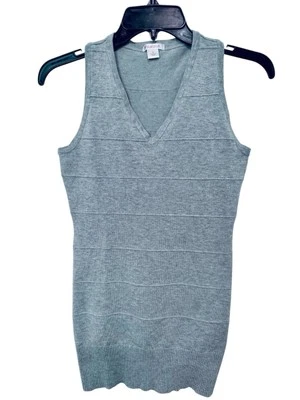 Suéter Xhilaration Mujer S Gris Ancho Acanalado Cuello en V Sin Mangas Espalda Corredora Preppy Foto 1 de 4