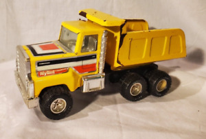 Vintage1980's Metal NYLINT Dump Truck Yellow 8”