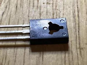 ST MJE340 POWER NPN SILIZIUMTRANSISTOR 0,5A 300V 20W NEU US-Verkäufer - Bild 1 von 4
