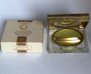 Guerlain Divinora Radiant Colour Single Eyeshadow Paupières Vert Soleil 92 - Bild 1 von 3
