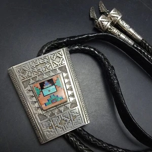 Vintage ABRAHAM BEGAY Navajo TÜRKIS KORALLE Inlay Sterlingsilber BOLO Krawatte - Bild 1 von 17