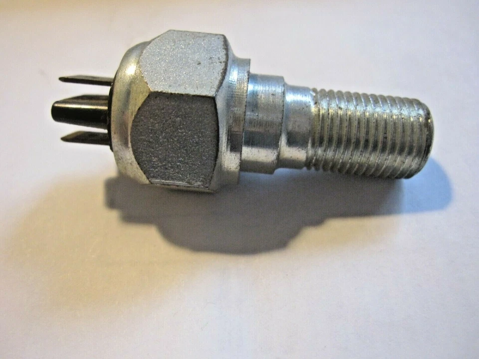 INTERRUPTOR DE LUZ DE FRENO MINI CON TERMINALES DE PALA AUSTIN MINI MORRIS Foto 1 de 1