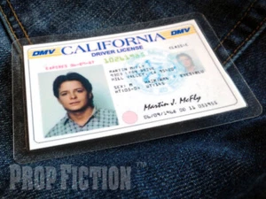Zurück in die Zukunft - BTTF Marty McFly California Führerschein Requisite Ausweis - Bild 1 von 1