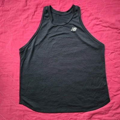 Camiseta sin mangas New Balance para mujer M-L negra camiseta sin mangas de entrenamiento núcleo para correr Foto 1 de 4