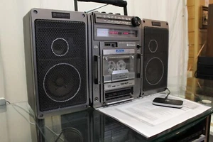 HITACHI TRK-9140E GHETTOBLASTER BOOMBOX + BLUETOOTH *SINTONIZADOR Y CASETE DEFECTUOSOS* - Imagen 1 de 17