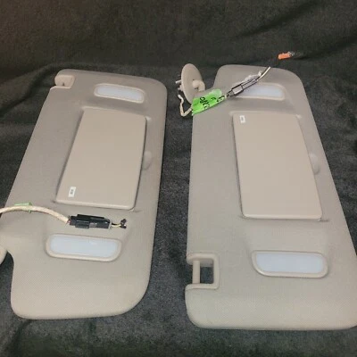 Buick Encore 2019 conjunto de parasoles P/S y D/S con espejo y luces OEM Foto 1 de 4