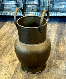 VINTAGE RETRO HAMMERED BRASS UMBRELLA STAND / CANE HOLDER WITH 2 HANDLES (4A) - Picture 1 of 7