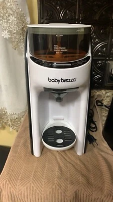 Sistema de mezcla avanzado Baby Brezza Formula Pro - blanco (FRP0046) Foto 1 de 4