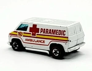 Hot Wheels Red Line Paramedic Ambulance White H.K. - Picture 1 of 7