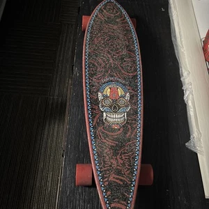 Santa Cruz Skateboard Road Rider Cruiser Cigar Skull 39"x9.5" Pintail Longboard - Imagen 1 de 14