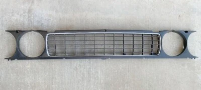 76-78 GRILLE.HONDA ACCORD  62301-671-010 - Image 1 of 3