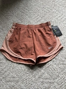 Nike Shorts Size S NWT - Picture 1 of 4