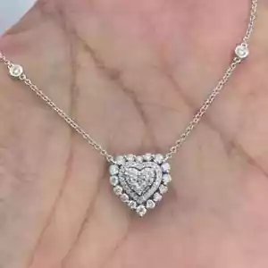 Ciondolo Cuore Diamante 1,40 Ct Taglio Tondo Creato in Laboratorio Argento Placcato Oro Bianco 14K - Foto 1 di 5
