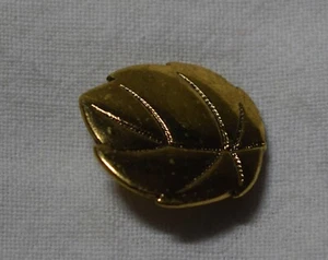 2668 Large modern metal leaf shaped button - Picture 1 of 1