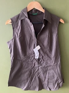 United Colours Of Benetton Waistcoat. New With Tags. Size Unknown. Khaki Green - Picture 1 of 4