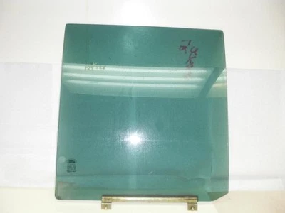 Тонированное стекло задней двери водителя Discovery подходит для 99–04 LAND ROVER 333206 - Изображение 1 из 3