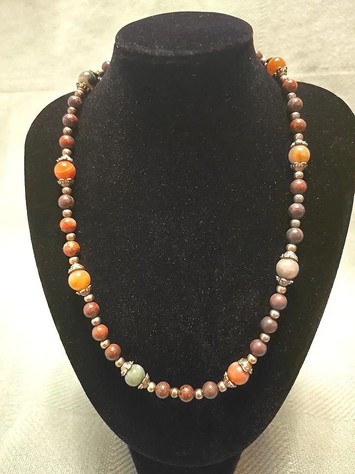 Collar artesanal de piedras semipreciosas tonos tierra Foto 1 de 4