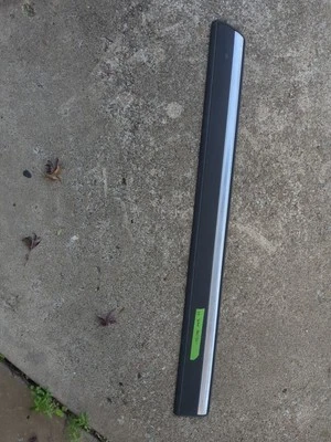 00-04 Chevrolet Tahoe GM Passenger Door Side Molding Genuine OEM - Black - Image 1 of 4