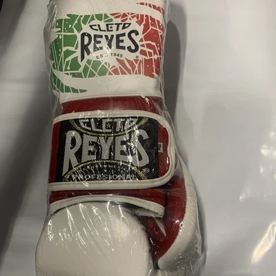 Guantes de Boxeo 12oz Rojo REYES Tipo Cinturón Hecho en México Bandera de México Foto 1 de 4