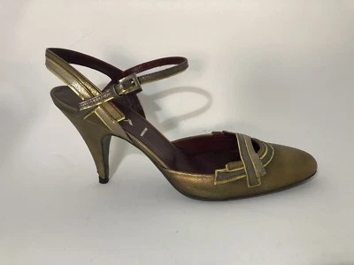 Tacones retro Prada oro bruñido 38,5 Foto 1 de 4