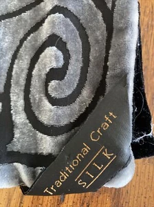 "Bufanda artesanal tradicional seda y terciopelo negro y gris 10 x 72""" - Imagen 1 de 10