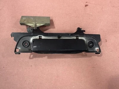 Conjunto de manija de puerta exterior trasera izquierda OEM #90216 BMW E34 535I M5 530I E32 735I Foto 1 de 4