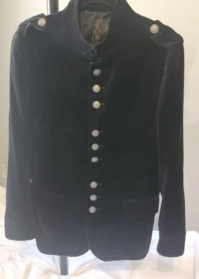 Abrigo Militar International Laundry Talla Pequeña Terciopelo Negro Botón Detallado Ajustado Foto 1 de 4