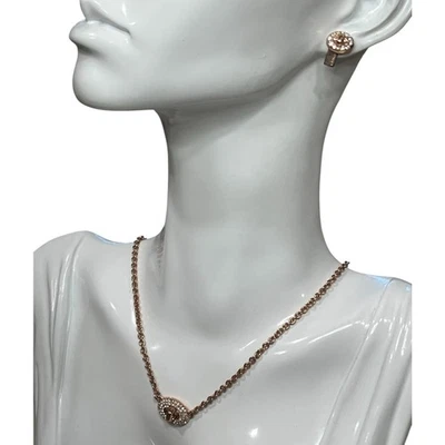 Juego de collar y pendientes Coach 90322/90331 pavé de cristal con cierre giratorio Foto 1 de 4