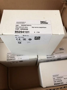 1 pieza nueva válvula solenoide de gas marca Krom Schroder VGP15R02W6 - Imagen 1 de 3