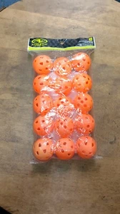 Paquete de 15 pelotas de golf de práctica de plástico naranja Athletic Works nuevas en paquete - Imagen 1 de 2