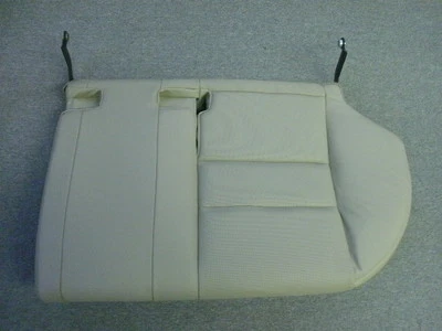 2006-2007 Mazda 6 универсал желтовато-коричневый кожаный левое заднее сиденье низ - Изображение 1 из 3