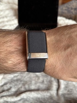 Nueva banda negra Whoop 5,0/MG Coreknit Luxe - logotipo Whoop - cierre plateado brillante Foto 1 de 4