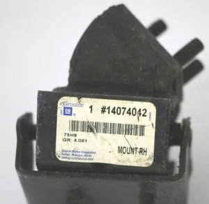 GM REAR RIGHT TRANSMISSION MOUNT 14074042 - Picture 1 of 2