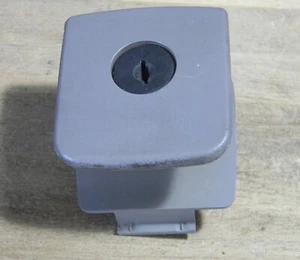 Venture Van Glove Box Door Latch Handle Grey GM 97-09 - Foto 1 di 3