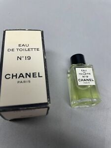 Vintage Chanel No. 19 Miniature Perfume Women Eau De Toilette 4.5 ml New in Box