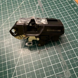 GM Genuine Parts Driver Side Front Door Lock No Cable Included (GM#22862020) - Picture 1 of 5