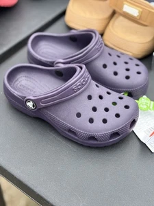 Nuevo zueco clásico Crocs púrpura niños 12 - Imagen 1 de 6