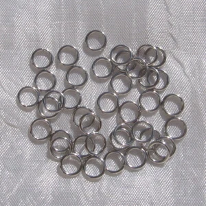 IN77 - LOT DE 200 ANNEAUX DE JONCTION OUVERTS 7MM X 0,8MM EN ACIER INOXYDABLE  - Picture 1 of 1