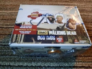 The Walking Dead Season 2 Factory Sealed Dog Tag Box Update - Bild 1 von 3