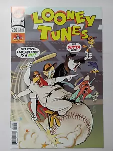 DC Comics LOONEY TUNES #250 mai letto ottime condizioni - Foto 1 di 2