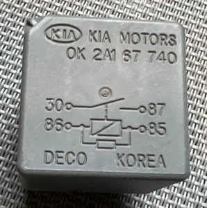 427-Kia Multi-Use Grey 4-Pin Relay OK2A167740 Deco Used Tested d5 - Bild 1 von 3