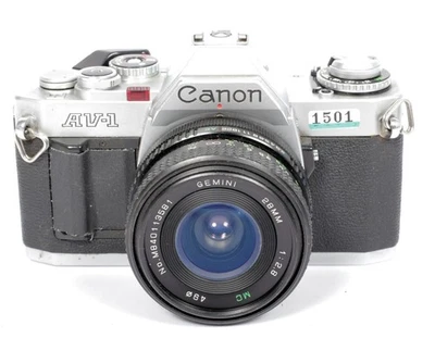 Cámara fotográfica Canon AV-1 35 mm SLR con lente 28 mm F2,8 MC #1501 Foto 1 de 4