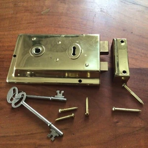 POLISHED BRASS Old vintage retro style door rim lock 2 Keys Restoration - Picture 1 of 8
