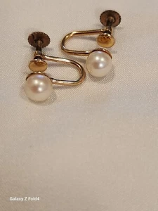 Cultra Screw Back Pearl and 1/20th 12kt Gold Filled Earrings - Picture 1 of 3