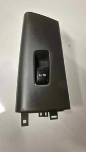 TOYOTA COROLLA ZZE122 04-07 POWER WINDOW SWITCH, AUTO TYPE, RIGHT REAR SWITCH - Picture 1 of 2