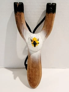 EINZIGARTIGE HANDGEFERTIGTE STEINSCHLEUDER AUS HOLZ MIT ADLERKOPF AUF DER VORDERSEITE -- 7 3/4 ZOLL HÖHE N - Bild 1 von 6