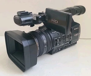 Sony HDR-AX2000 High Definition AVCHD Camcorder HD Records On sd Cards - Picture 1 of 15