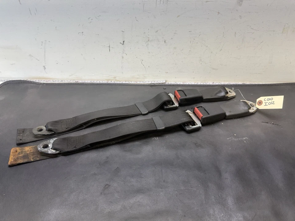 Cinturones de seguridad traseros Porsche 924 Foto 1 de 4